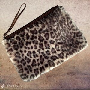💖 Deane & White Faux Fur Leopard Print Clutch 💖